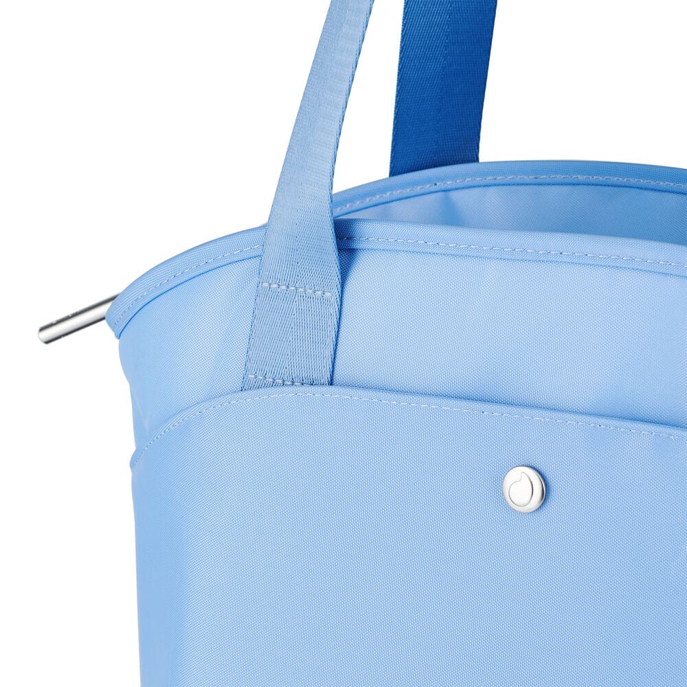 lunch-tote-d2 5341821_02-Swell-Lunch-Tote-Bag-Chambray-Blue-Pocket-Detail_3bd7.jpg