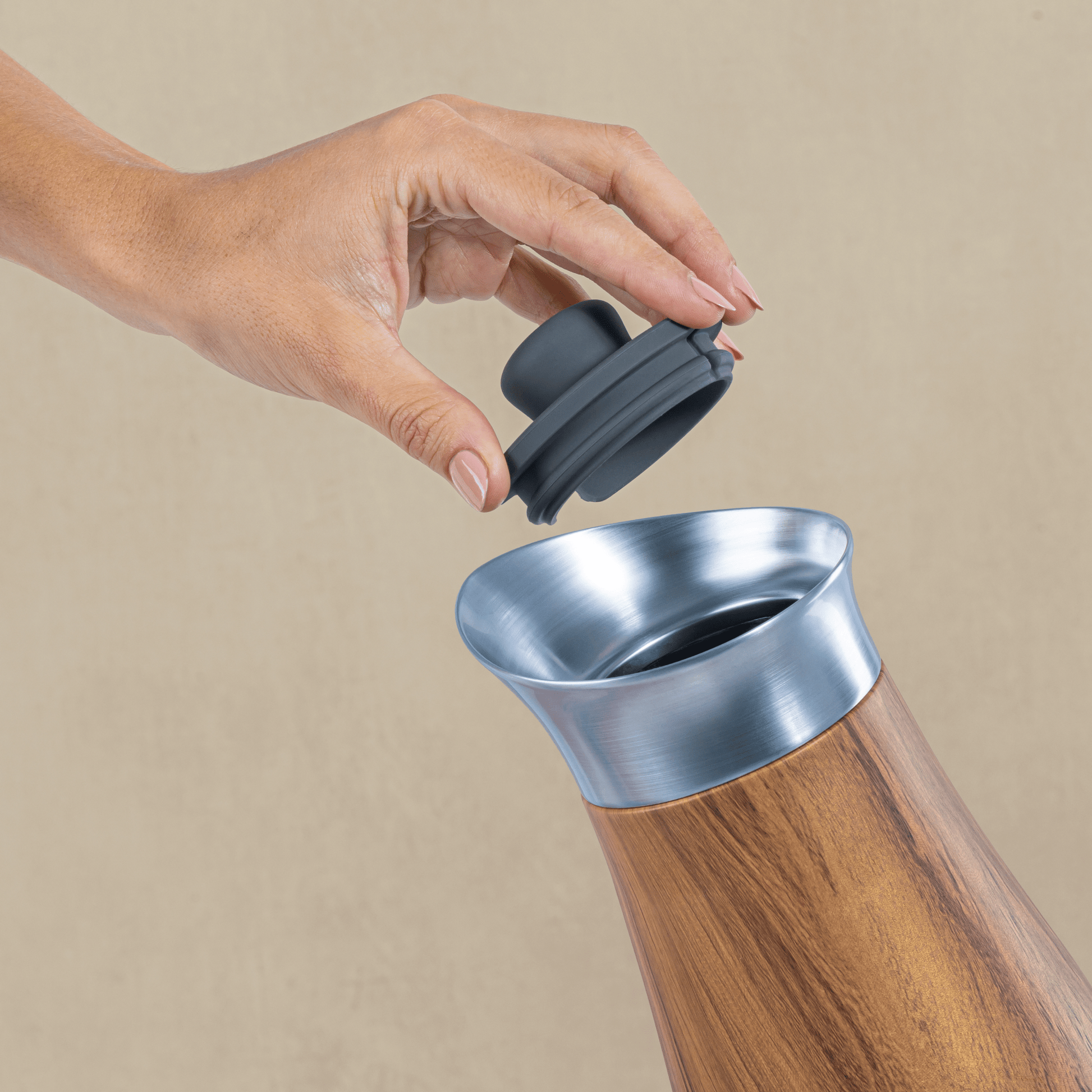 carafe-with-lid-p8 Swell-Carafe-Teakwood-Lifestyle.png