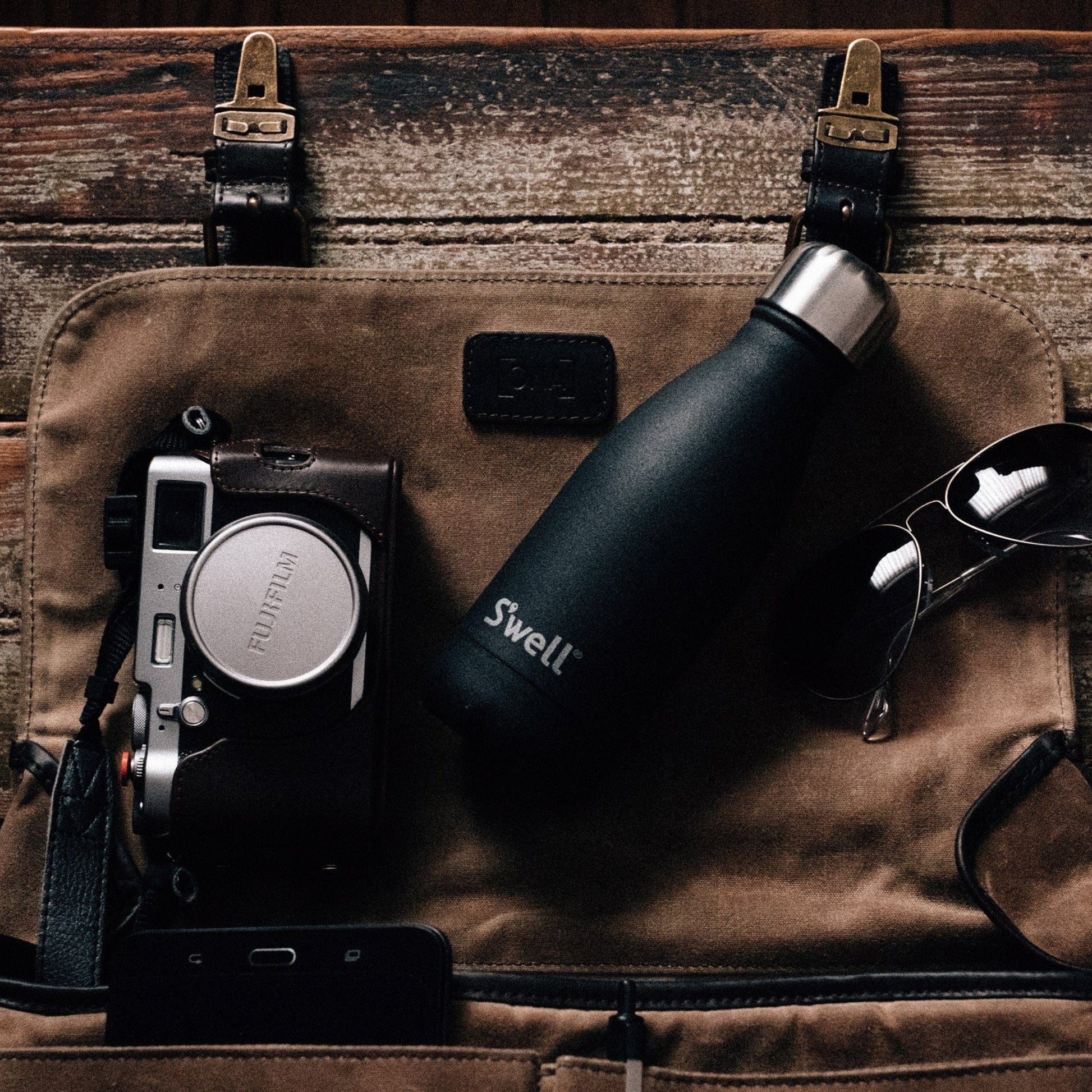 original-bottle-9oz-f1 Swell-Water-Bottle-9oz-Black-Onyx-LifeStyle.jpg