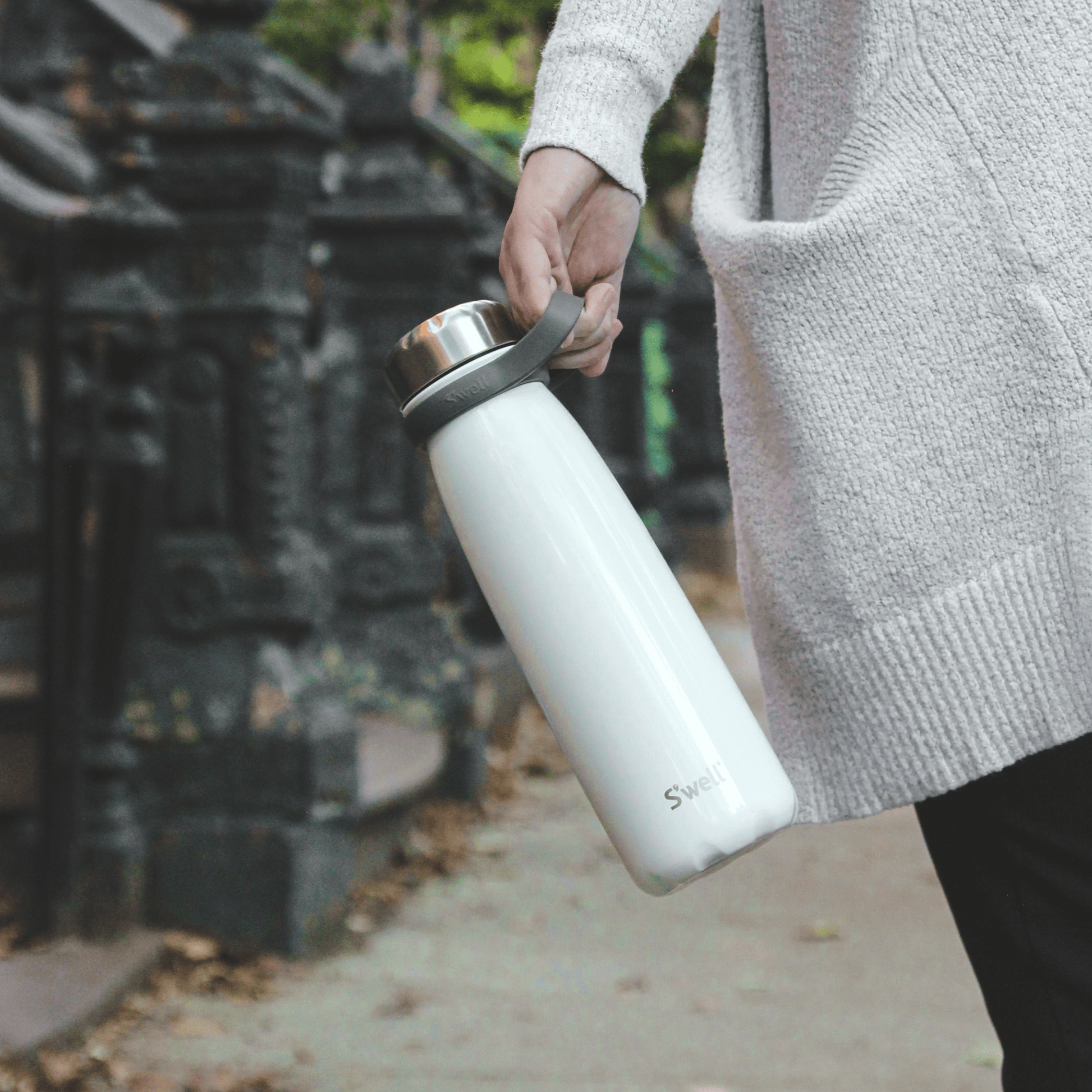traveler-40oz-h5 Swell-Water-Bottle-Traveler-40oz-White-Angel-Food-Lifestyle-1.png