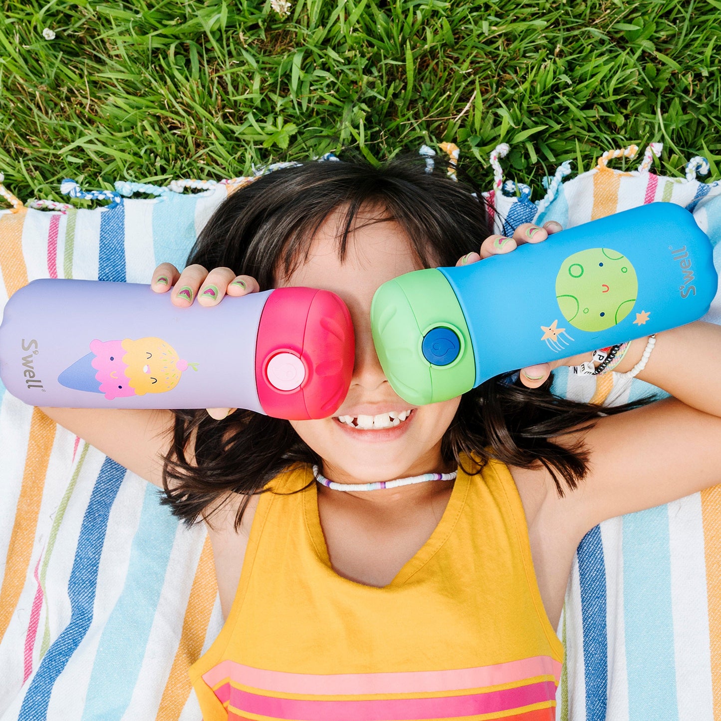 pop-top-traveler-14oz-e6 Swell_14oz_Kids_Pop_Top_Traveler_Happy_Scoops_Ice_Cream_Lifestyle.jpg